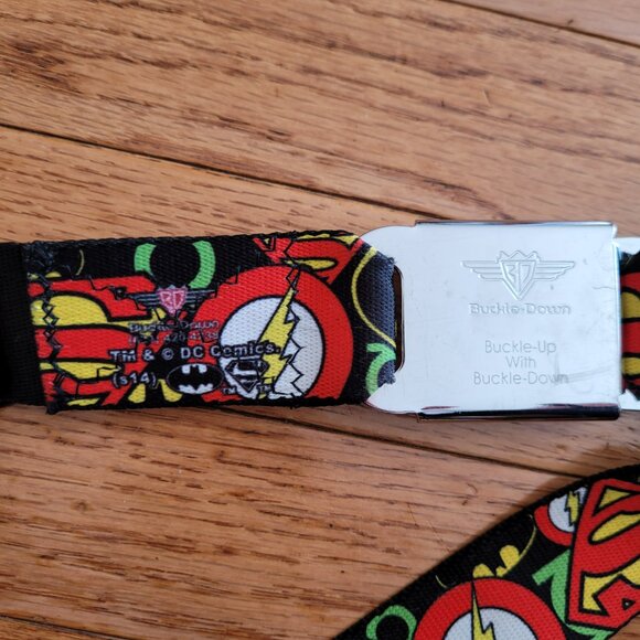DC Round Logo Black/Silver Seatbelt Belt Justice League Stacked Logos Webbing - Picture 4 of 10